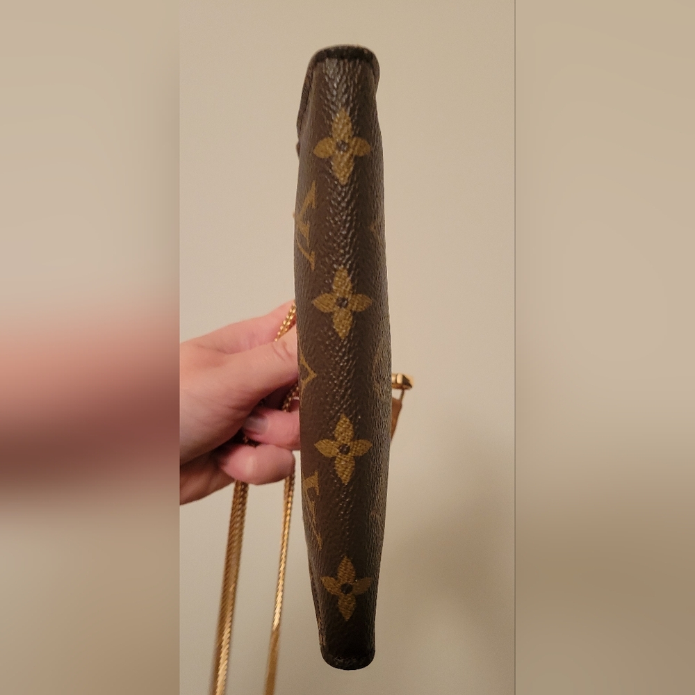 100% Authentic Louis Vuitton Monogram Pouch - Picture 7 of 12